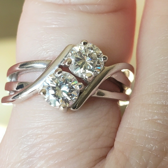 Moissanite Fire Crossover Band Ring - Picture 3 of 12